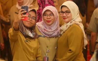 Khofifah Bersyukur: Semua Guru PNS, PPPK, dan Non-ASN Dapat Bernapas Lega