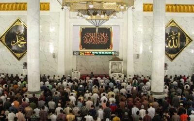 10 Tempat Ziarah Agama Terindah di Indonesia Timur