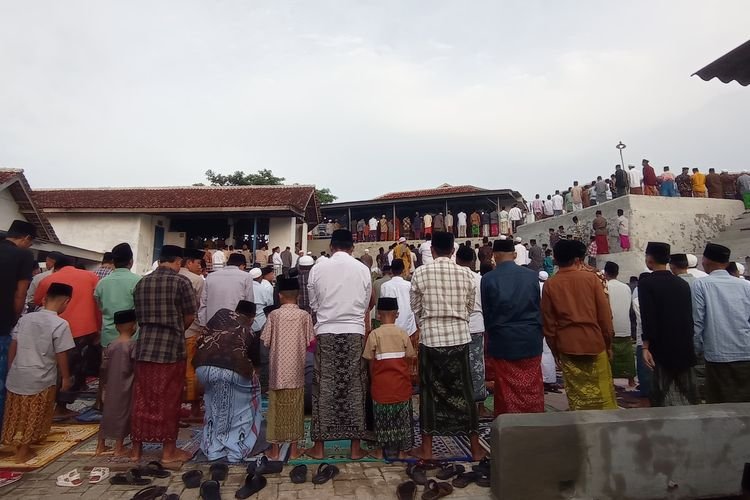 Ponpes di Sumenep Sambut Lebaran, Ribu Jemaah Ikuti Shalat Ied Bersama