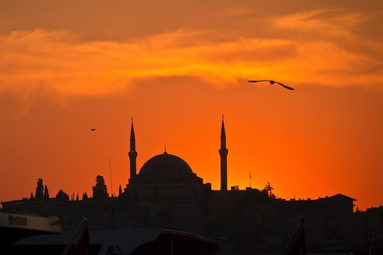 Arab Saudi Sambut Idul Fitri pada 30 Maret 2025