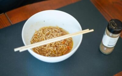 3 Makanan Yang Jangan Pernah Kamu Campurkan dengan Mi Instant