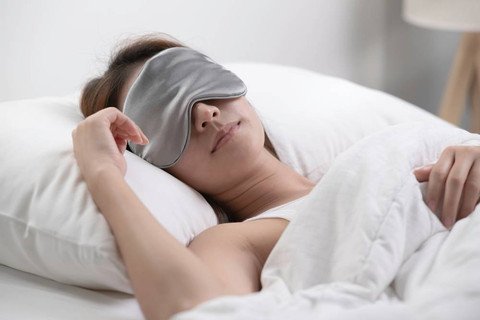 5 Kebiasaan Rutin Sebelum Tidur untuk Maksimalkan Mutu Istirahat Anda