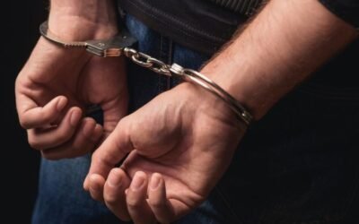 Petugas Pemerintah Brutal Melawan Warga dan Kepolisian Setelah Ditegur Tentang Pembuangan Limbah Hewan
