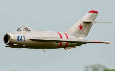 MiG-17: Jet Tempur Soviet yang Menyilang Generasi, Kini Terbang di Langit ASصند bezpo