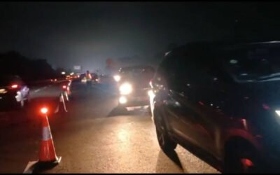 Contraflow Dijalankan di Tol Japek Menuju Jakarta TONIGHT