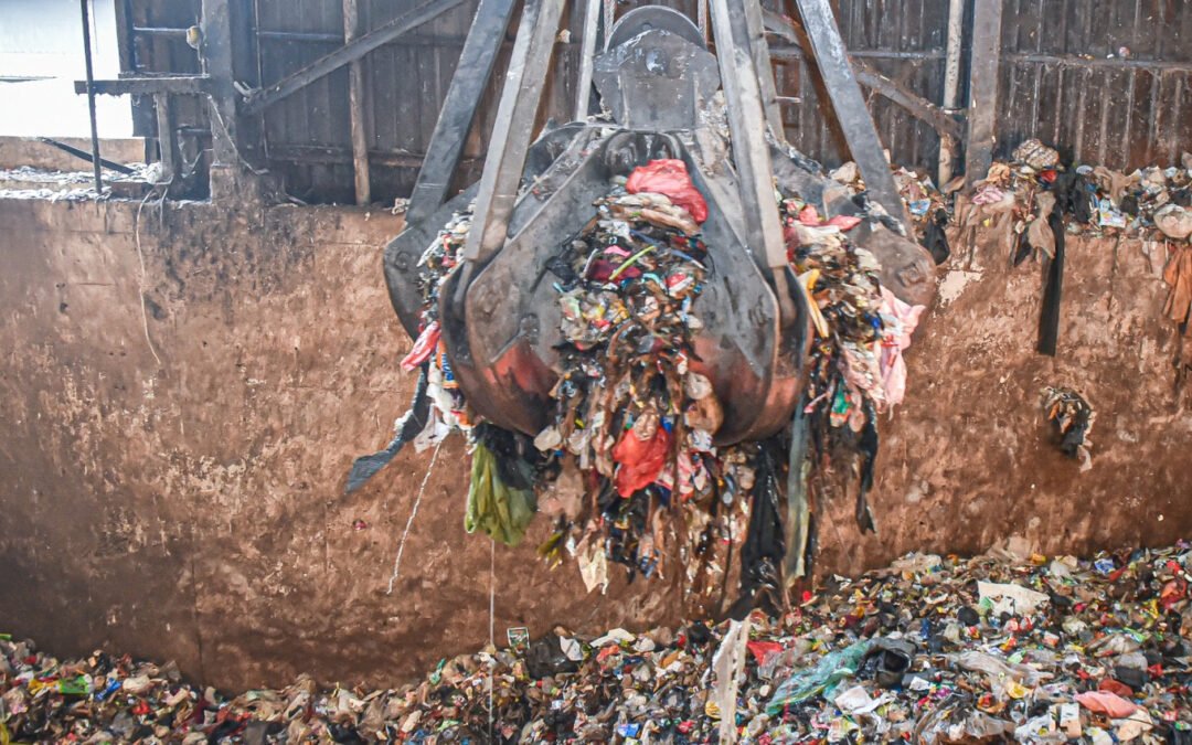 Volume Sampah Meningkat Drastis di Karawang Selama Libur Lebaran, Bertambah 100 Ton per Hari