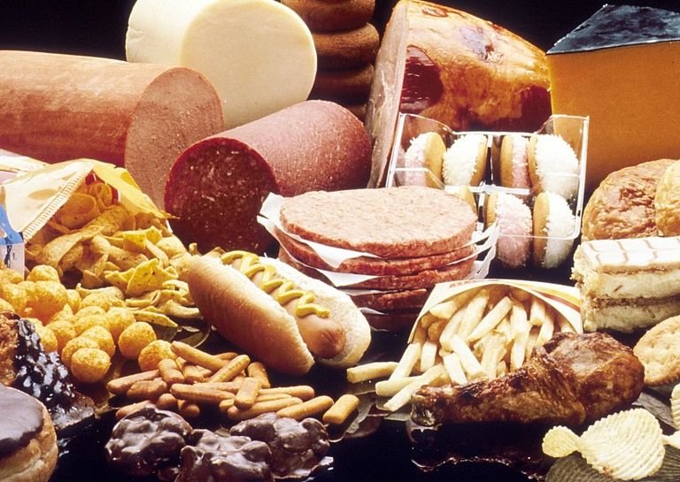 Hindari Ketiga Makanan Ini Jika Kolesterol Anda Tinggi, Kenapa Berbahaya?